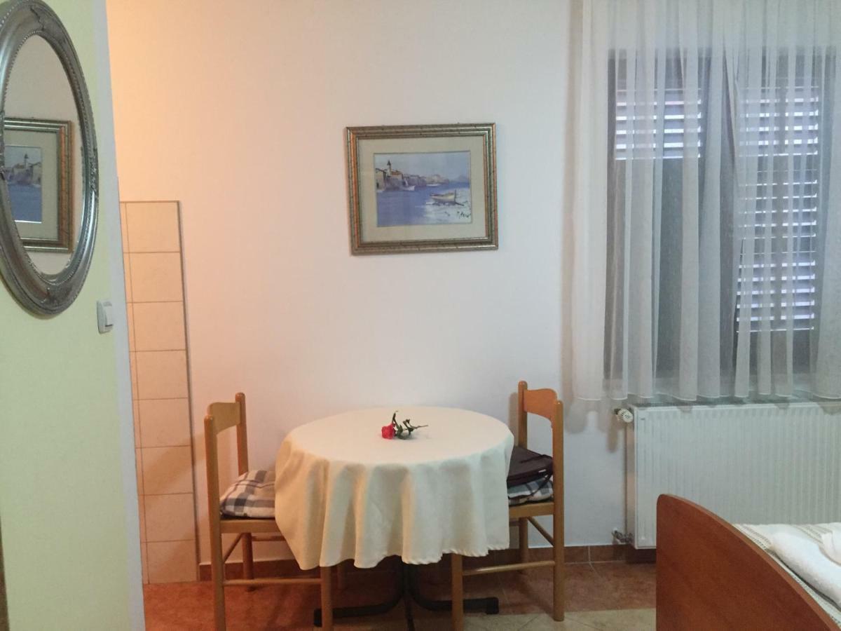 אופטיה Apartment Villa Ana מראה חיצוני תמונה