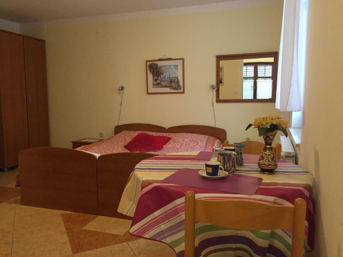 אופטיה Apartment Villa Ana מראה חיצוני תמונה